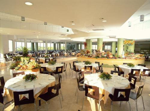 2-grand-hotel-serena-restaurant